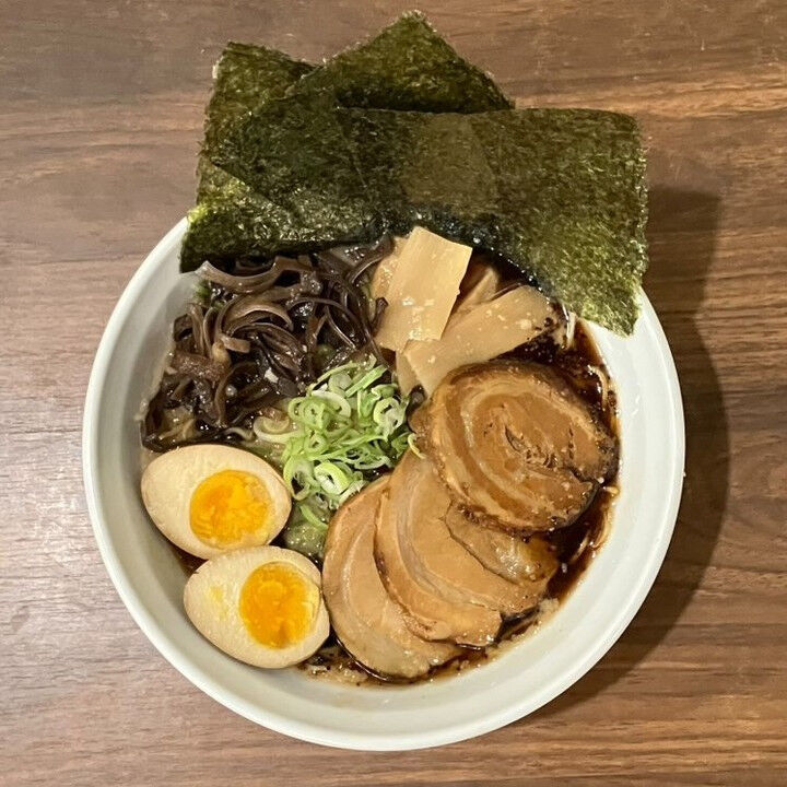 黒豚骨デラックスラーメン 🍜は、ラーメン愛好家に取って天国の