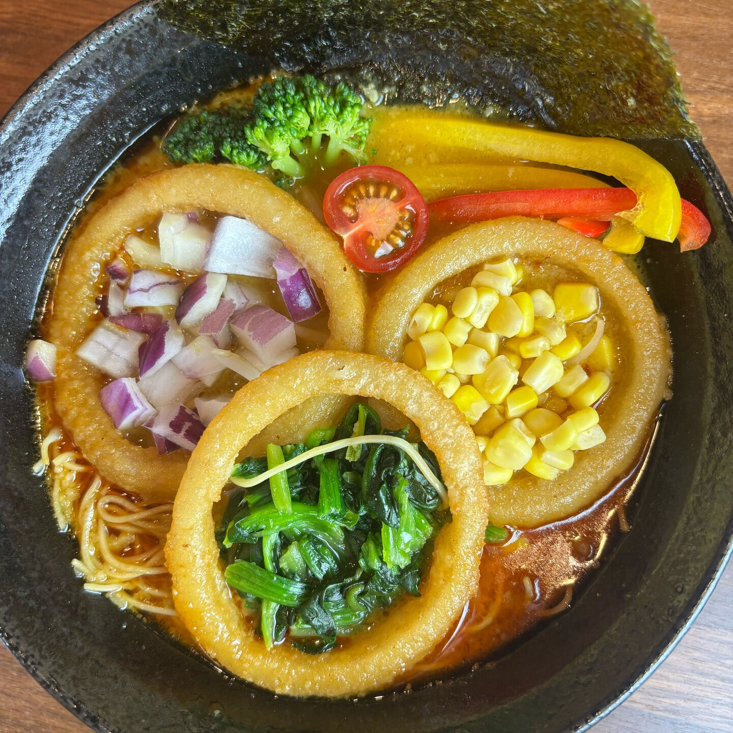 こんにちは！ラーメンを愛する皆さま、週末がやってきましたね