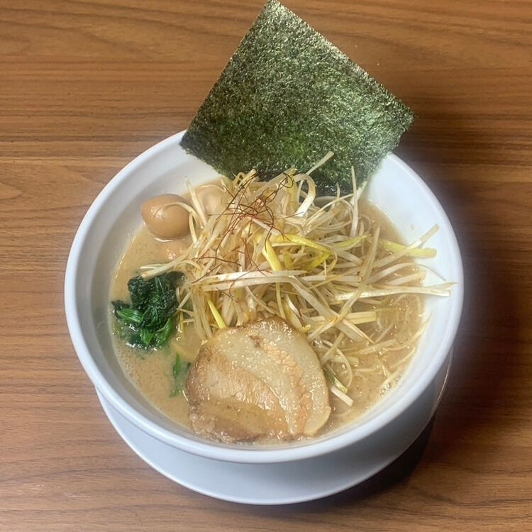 🍜 こんにちは、ラーメン愛好家の皆さま！今日のランチは、絶品