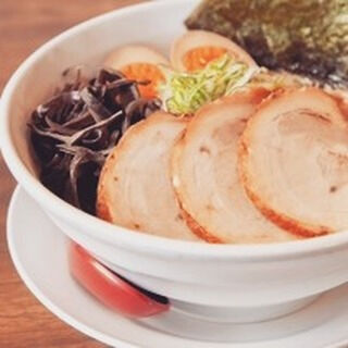 皆様、今日もお仕事お疲れ様です！日々の頑張りの後は、ぜひ当店